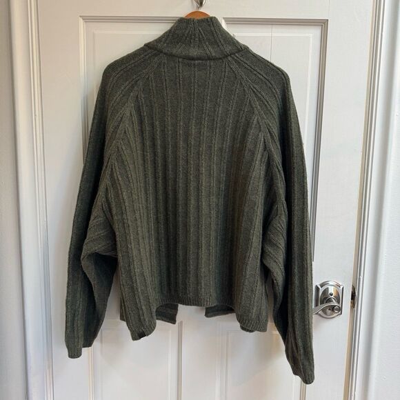 Lululemon Twin Rib Sweater Wrap in Heathered Dark Olive - Picture 6 of 7